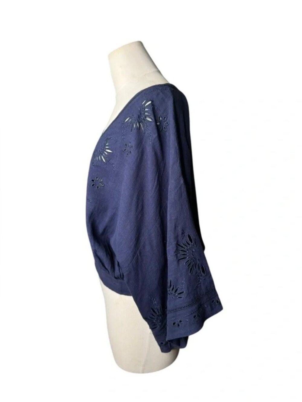 LOVESTITCH -Elijah Eyelet Top Sz Medium - Picture 3 of 7